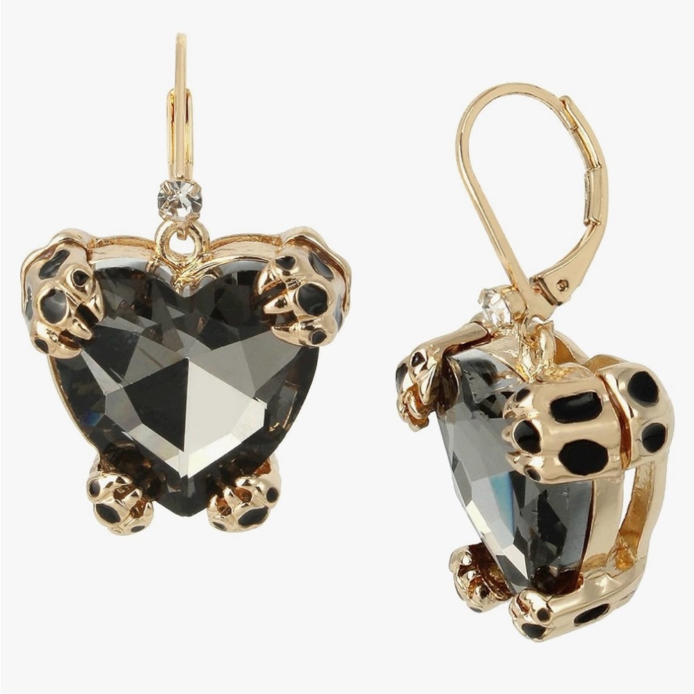 Sunning Leopard Claw Black Diamond Heart Earrings